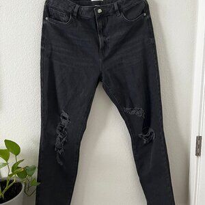 Forever 21 Women's Black Distressed Ripped Skinny Jeans (Size 30)